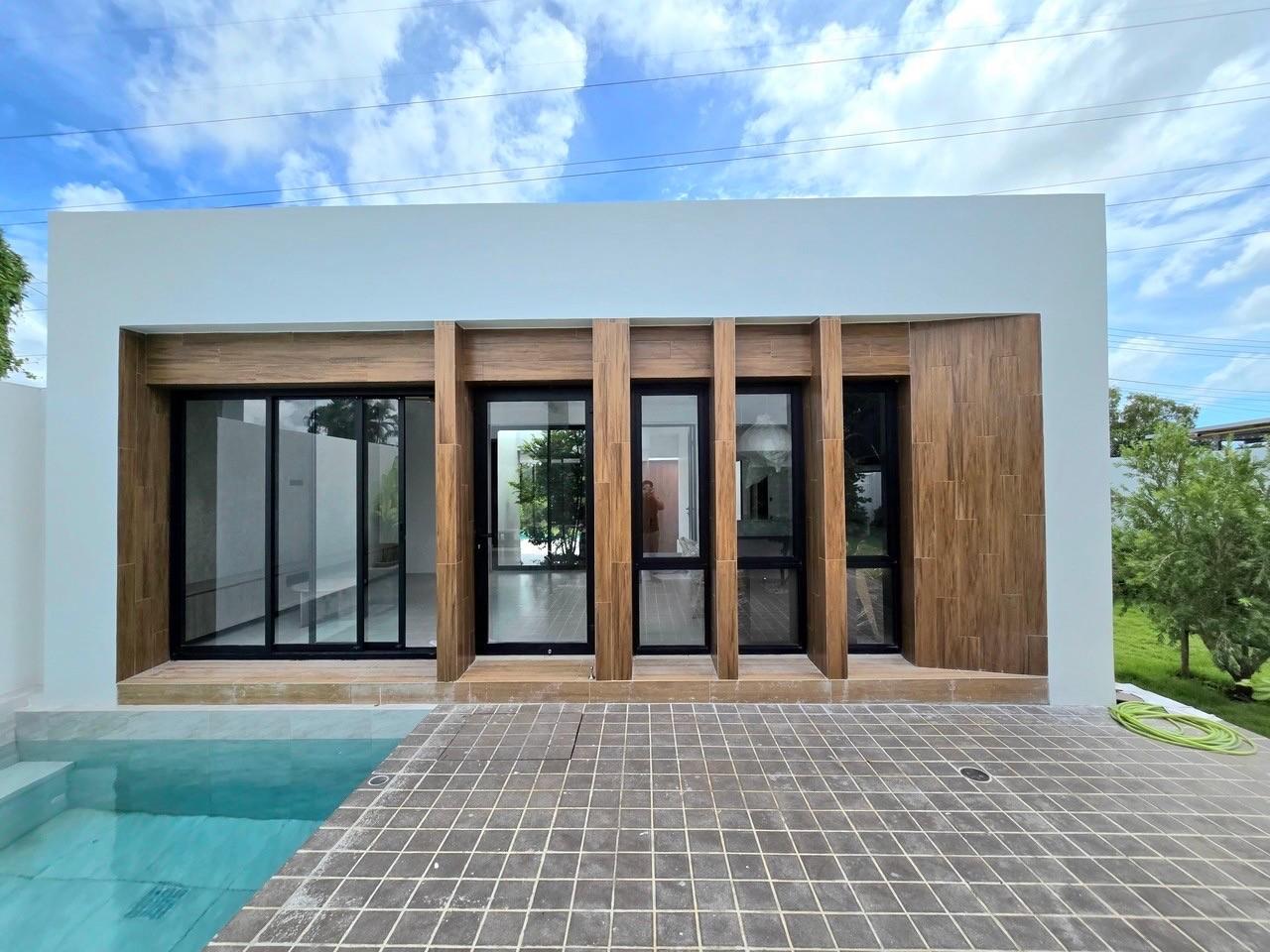 Modern Private Pool Villa @ Baandon WR-02315 1